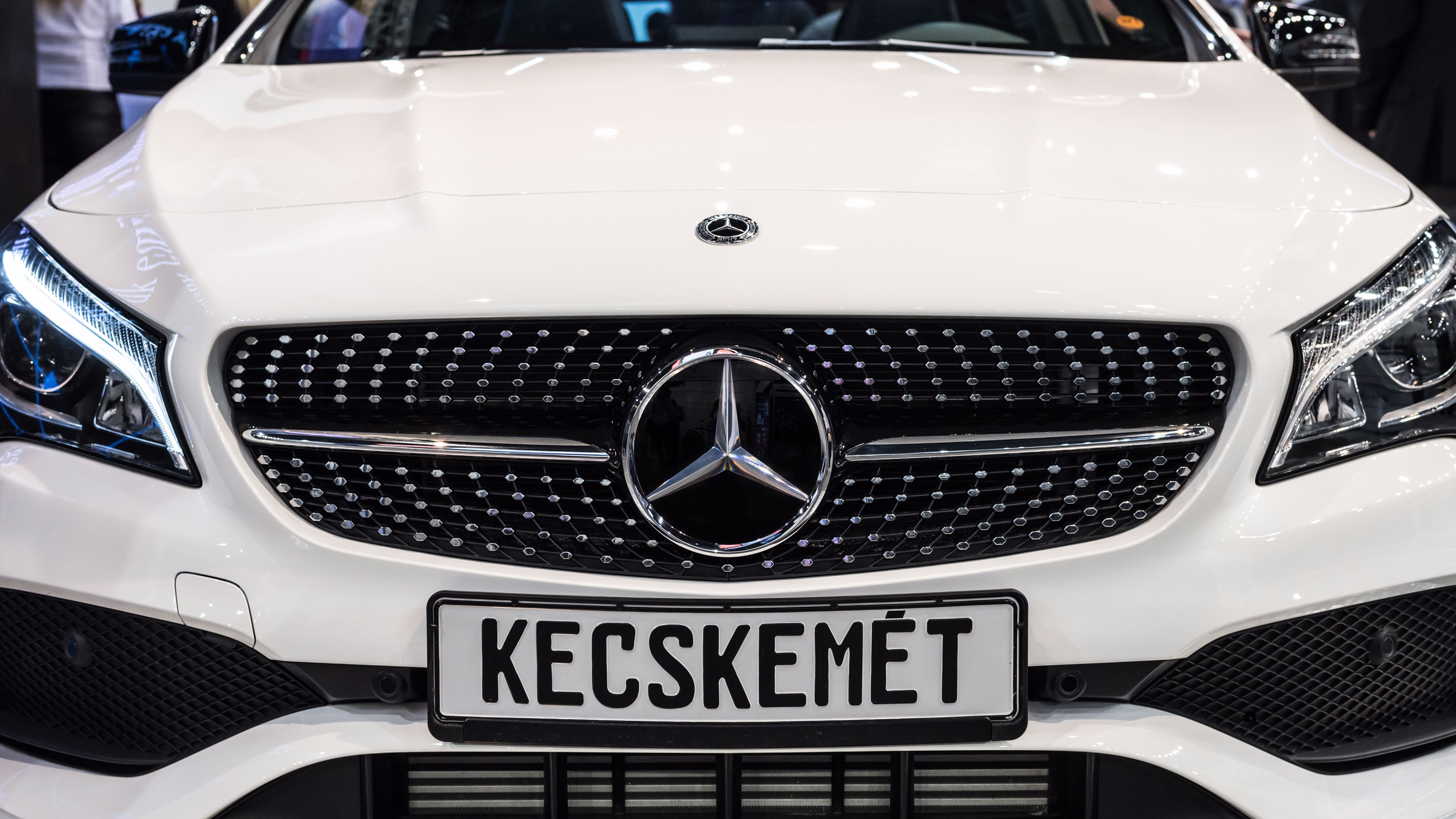 Hungary – jobs and wages to be maintained at Mercedes plant